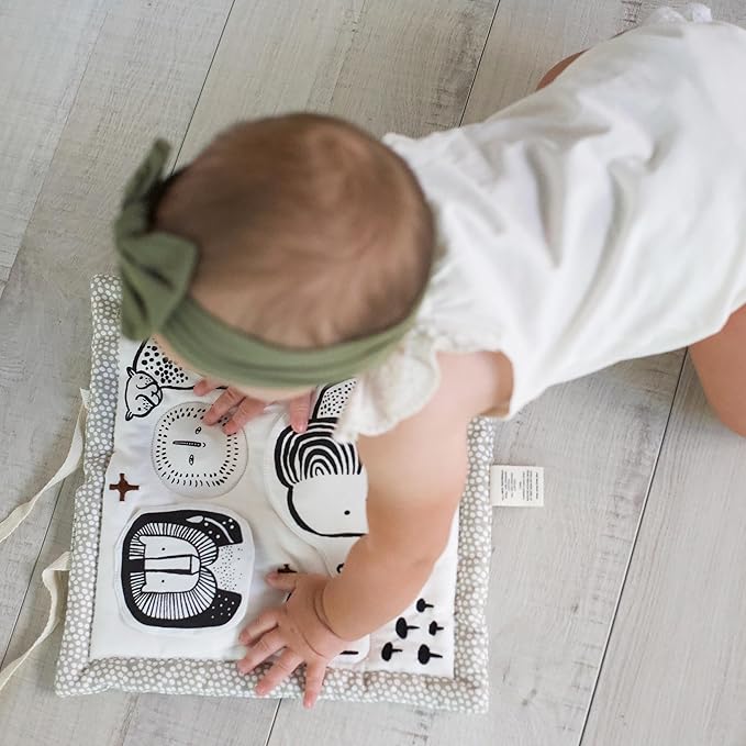 Wee Gallery Safari Activity Pad Organic Baby Play Mat with Sensory Toys, High Contrast Newborn Essentials Soft Tummy Time Mat for Babies 0-12 Months, Visual and Motor Skill Development Toy