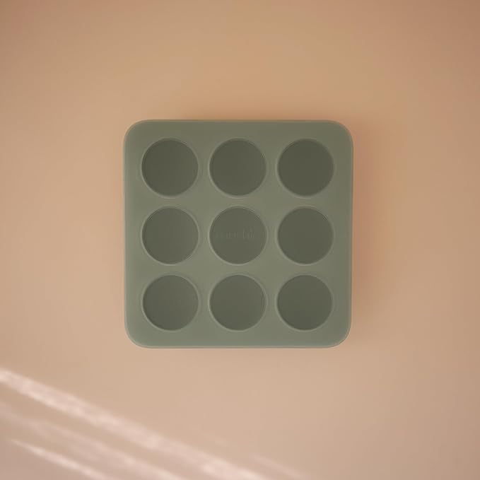 mushie Silicone Baby Food Freezer Tray with Lid | 9 Cups x 1.5oz | BPA Free Storage Container (Cambridge Blue)