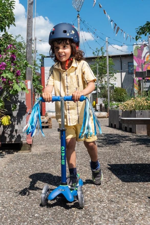 Micro Kickboard Mini Deluxe LED Three-Wheeled Lean-to-Steer Swiss-Designed Micro Scooter