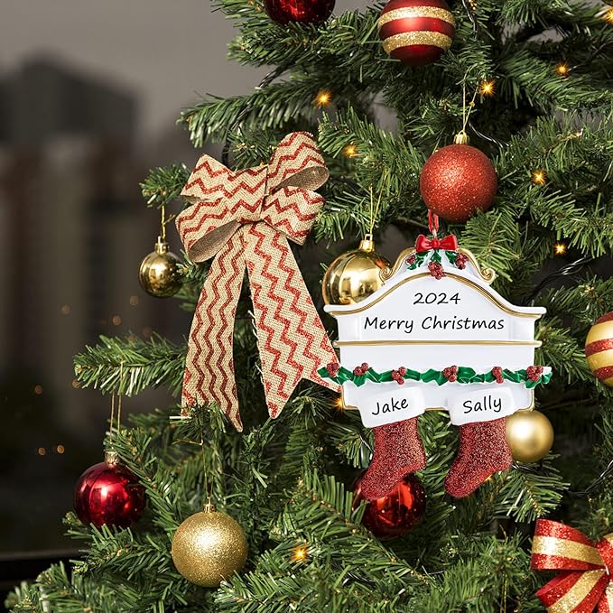 Personalized Christmas Ornaments 2025 Family of 2/3/4/5/6/7/8 Custom Christmas Stocking Ornament with Names Customized Ornaments for Xmas Tree,Family of 7