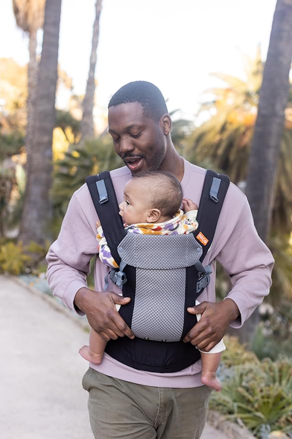 Beco Gemini Baby Carrier from Newborn to Toddler - Certified Ergonomic Newborn Baby Carrier for Infants and Children of 7-35 lbs - M Shape, Adjustable Seat, Breathable 3D Mesh (Cool Black)