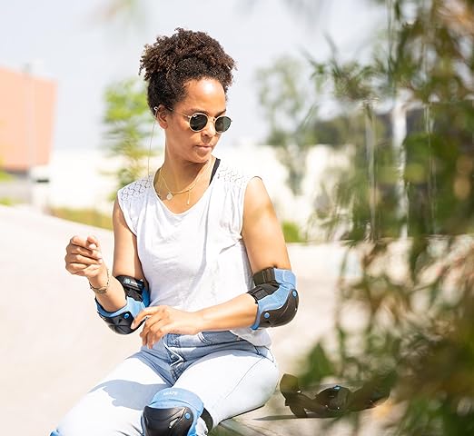 SKATEWIZ Knee Pads for Kids - Knee and Elbow Pads Set - PROTECT-1 - Size S Blue - Wrist Guards for Skating, Skateboard, BMX and Scooter 8-12