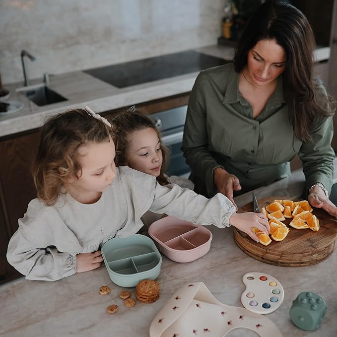 mushie Kids Bento Lunch Box | 3-Compartment & Removable Divider + Fork & Spoon Utensils | Great For Meals, School, Snacks On-the-Go | Dishwasher Safe (Blush)