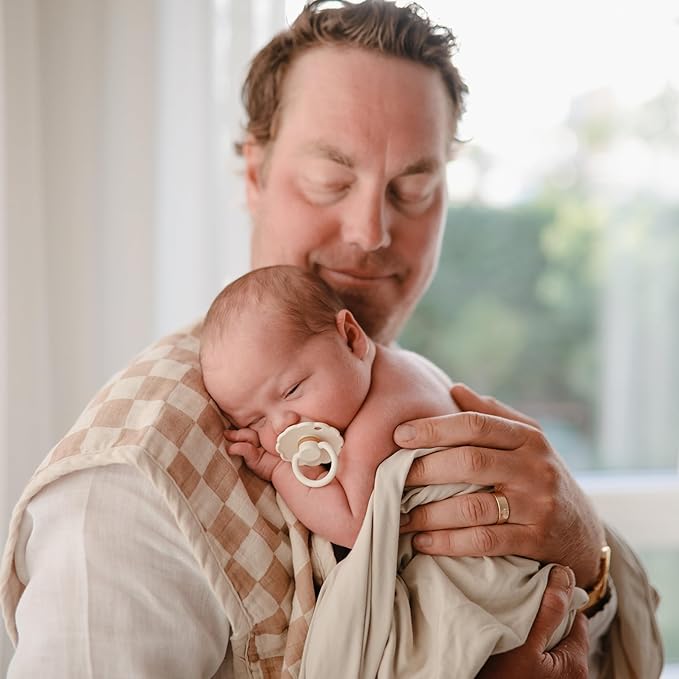 FRIGG Natural Rubber Baby Pacifier 6-Pack Cinnamon Charm | Made in Denmark | BPA-Free (0-6 Months)