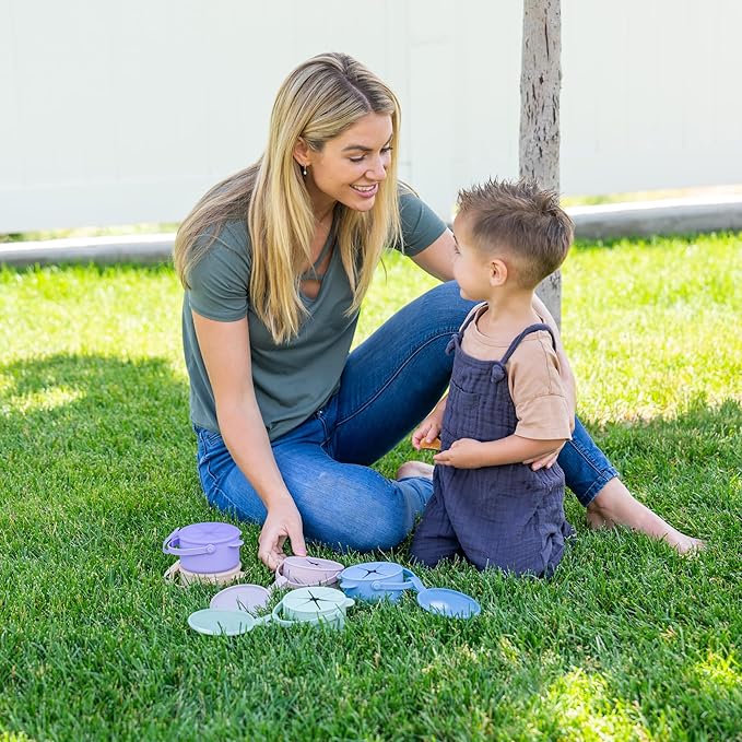 Silicone No Spill Snack Cups for Toddlers – Portable Baby Snack Cup Containers with Dustproof Lid – Dishwasher-Friendly Toddler Spill Proof Cups Without BPA, Lead, or Phthalates – Blue and Pink